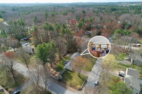 12 Thelma Drive Exeter NH 03833