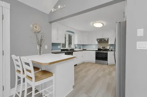 12 Thelma Drive Exeter NH 03833