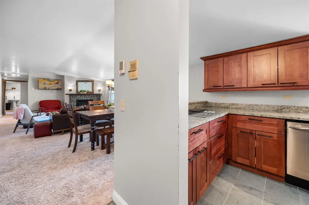 6047 Mountain Road Stowe VT 05672