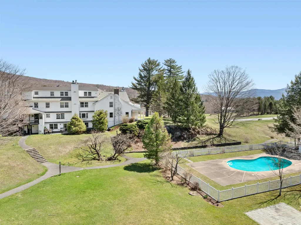 6047 Mountain Road Stowe VT 05672