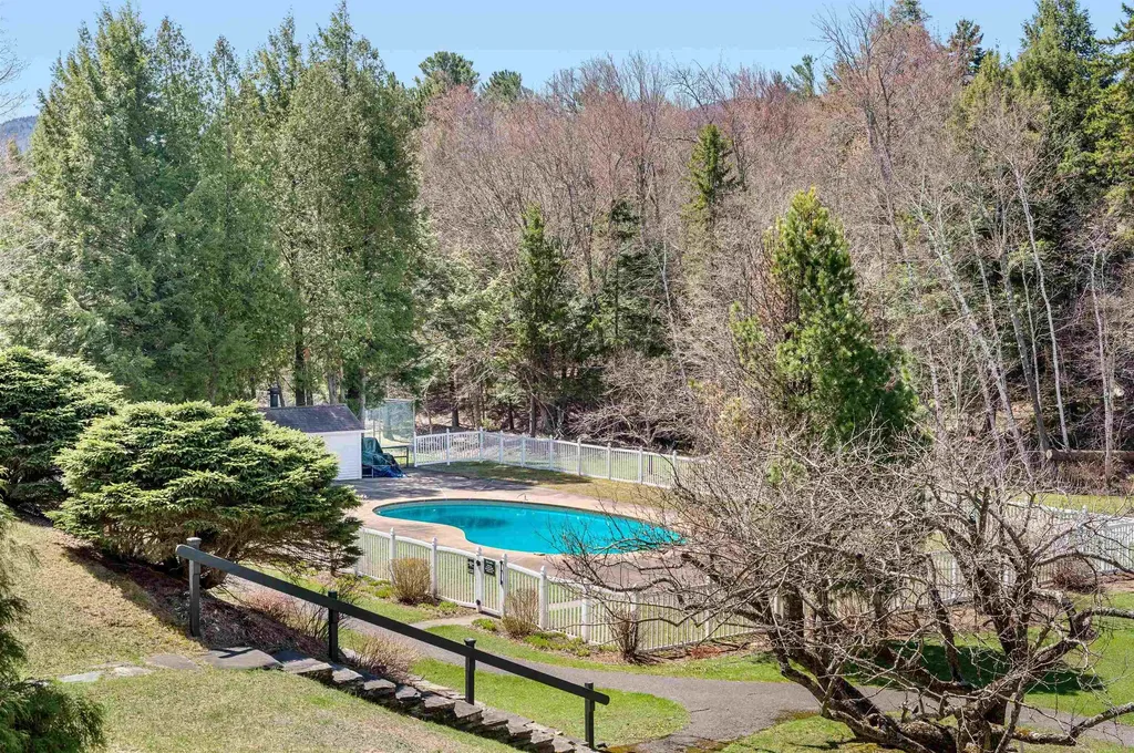 6047 Mountain Road Stowe VT 05672