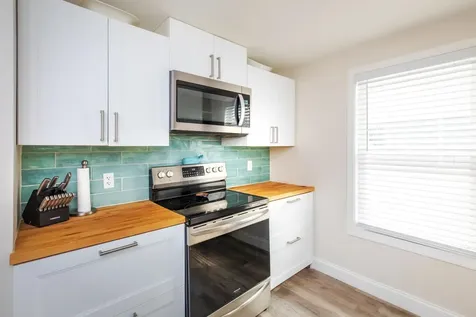 9 Dover Avenue Hampton NH 03842