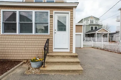 9 Dover Avenue Hampton NH 03842