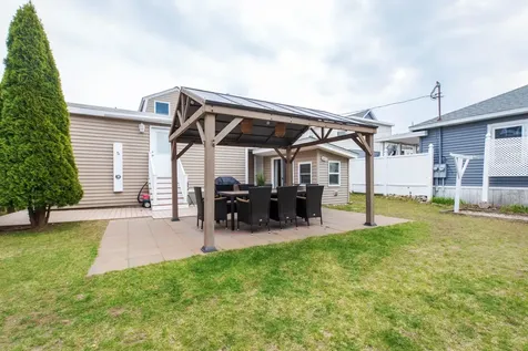 9 Dover Avenue Hampton NH 03842