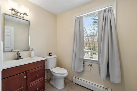 27 Briarwood Road Pelham NH 03076