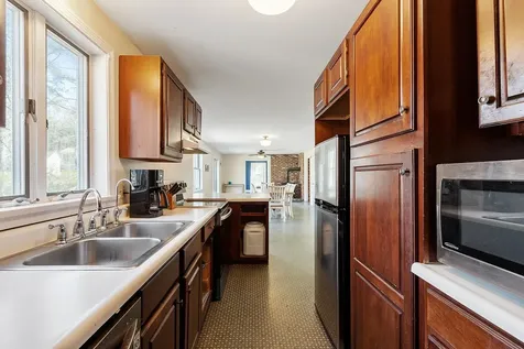 27 Briarwood Road Pelham NH 03076