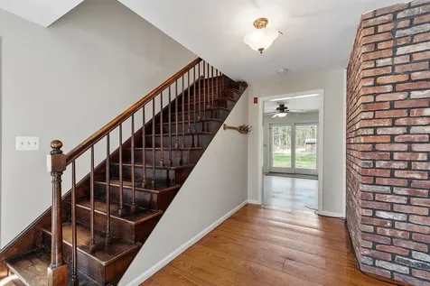 27 Briarwood Road Pelham NH 03076