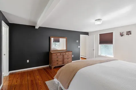 27 Briarwood Road Pelham NH 03076