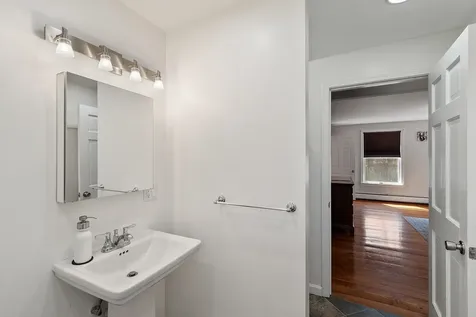 27 Briarwood Road Pelham NH 03076