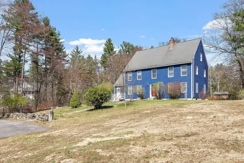27 Briarwood Road Pelham NH 03076