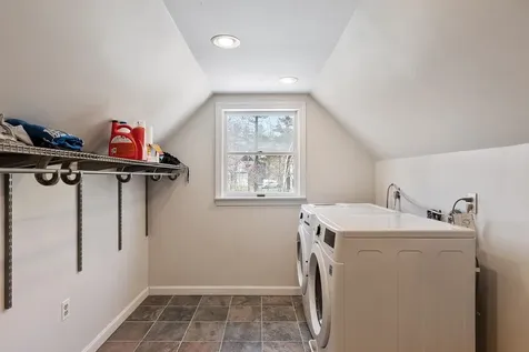 27 Briarwood Road Pelham NH 03076