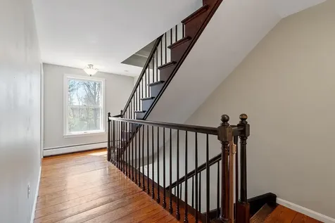 27 Briarwood Road Pelham NH 03076
