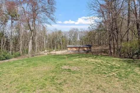 27 Briarwood Road Pelham NH 03076