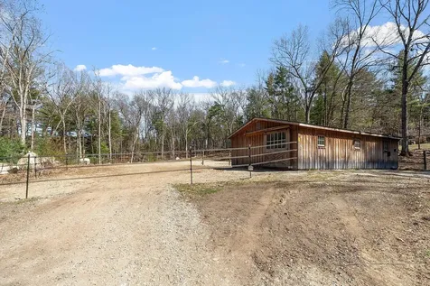 27 Briarwood Road Pelham NH 03076