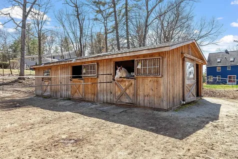 27 Briarwood Road Pelham NH 03076