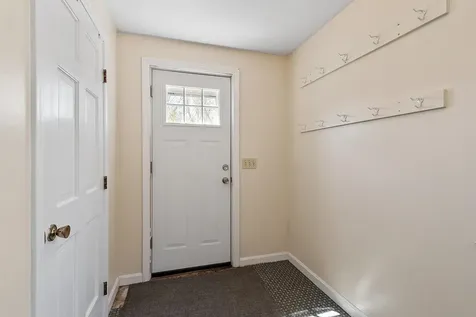 27 Briarwood Road Pelham NH 03076