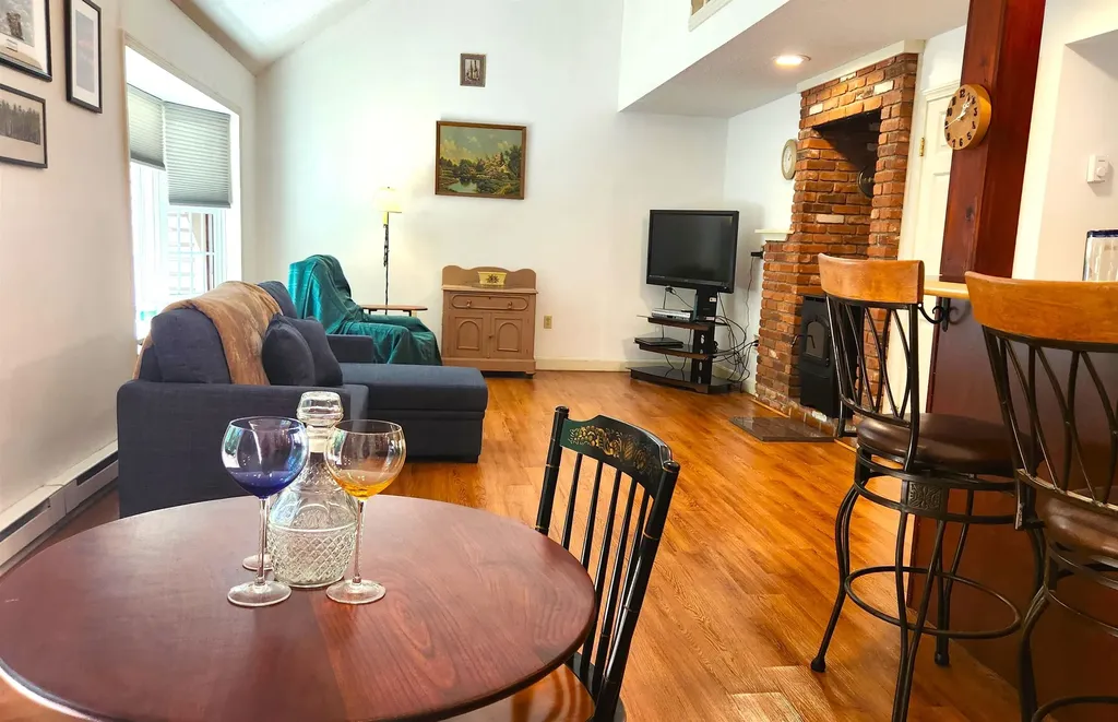 9 Wolfeboro Commons Wolfeboro NH 03894