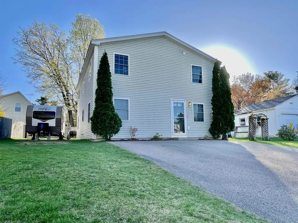 23 Waverly Street Rochester NH 03867