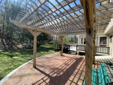 6 Aspen Court Nashua NH 03062