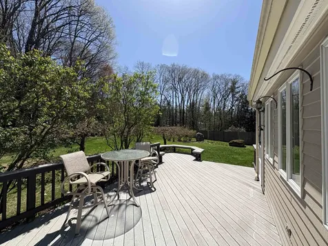 6 Aspen Court Nashua NH 03062