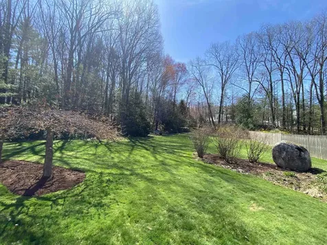 6 Aspen Court Nashua NH 03062