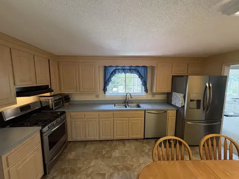 6 Aspen Court Nashua NH 03062