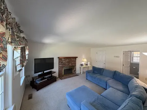 6 Aspen Court Nashua NH 03062