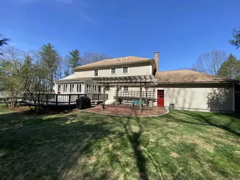 6 Aspen Court Nashua NH 03062