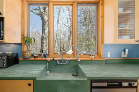 2275 West Hill Road Warren VT 05674
