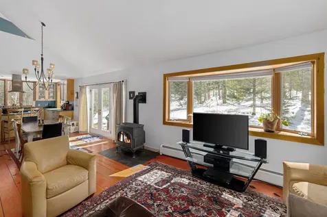 2275 West Hill Road Warren VT 05674