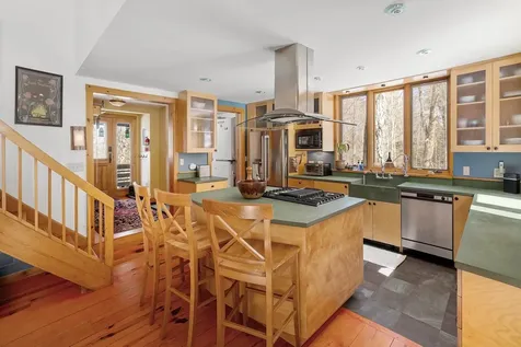 2275 West Hill Road Warren VT 05674