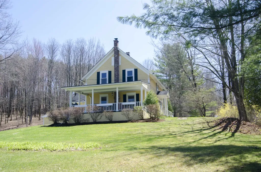 353 Mount Vernon Street Newport City VT 05855