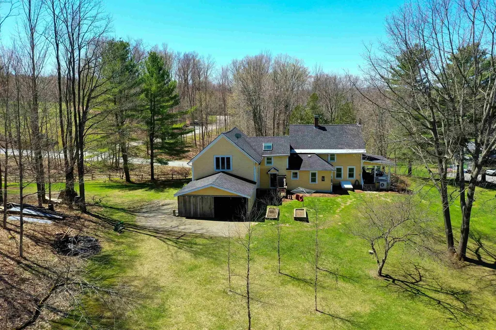 353 Mount Vernon Street Newport City VT 05855