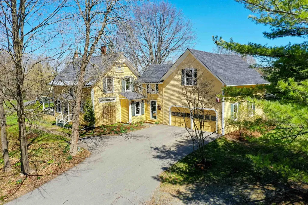 353 Mount Vernon Street Newport City VT 05855