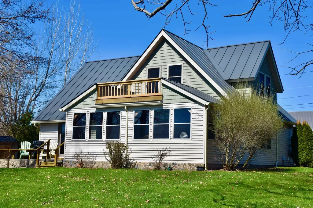 122 Eastview Lane North Hero VT 05474