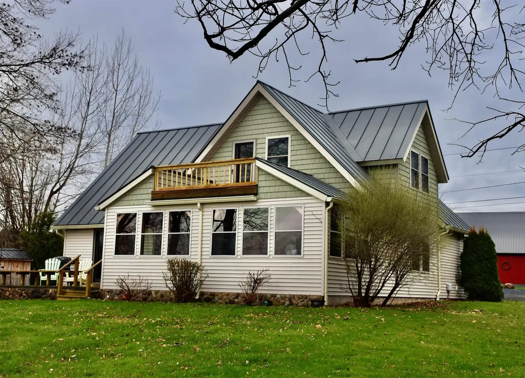 122 Eastview Lane North Hero VT 05474