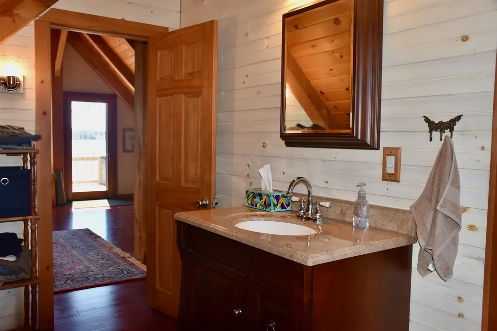 122 Eastview Lane North Hero VT 05474