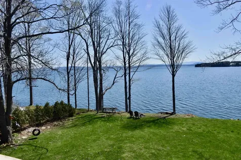 122 Eastview Lane North Hero VT 05474