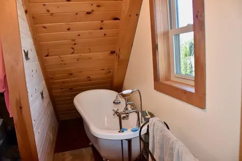 122 Eastview Lane North Hero VT 05474