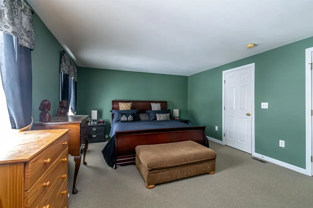 291 Whittington Street Manchester NH 03104