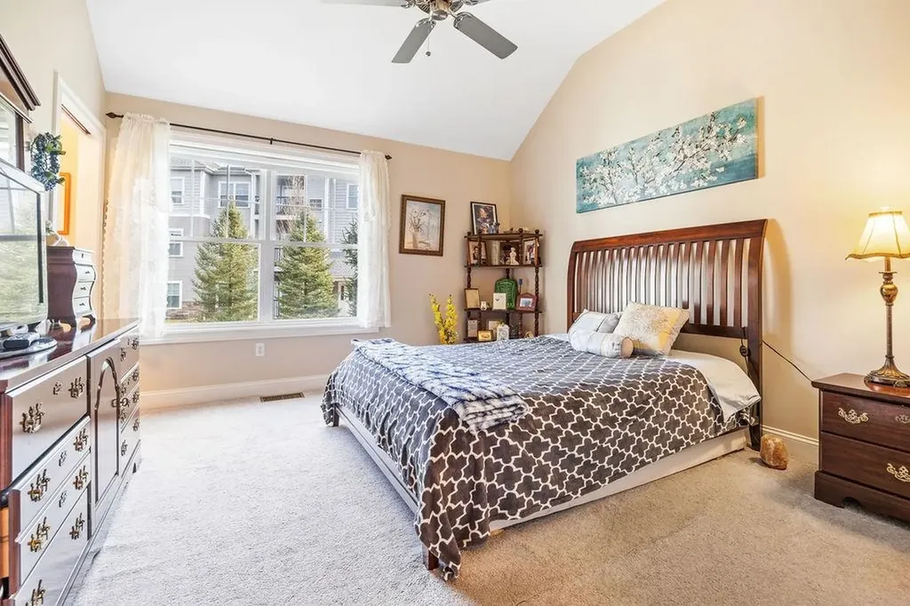 7 Elystan Circle Nashua NH 03064