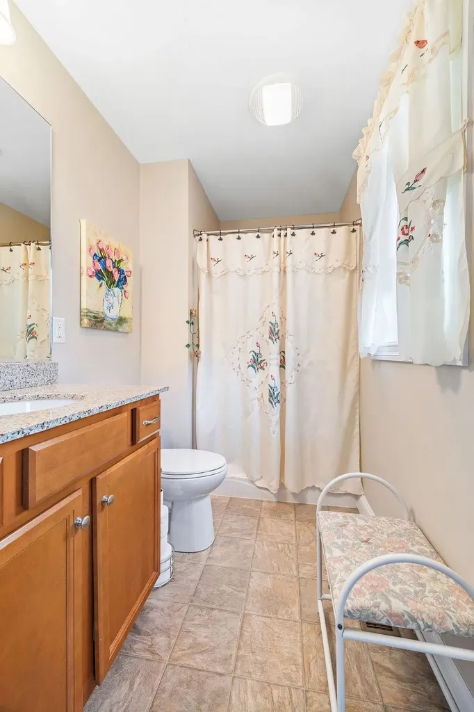 7 Elystan Circle Nashua NH 03064