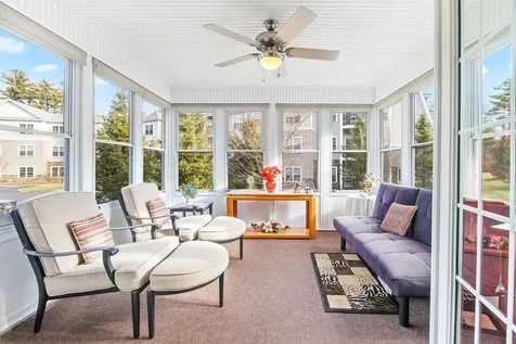 7 Elystan Circle Nashua NH 03064