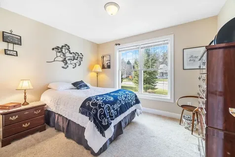 7 Elystan Circle Nashua NH 03064