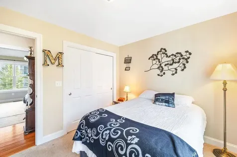 7 Elystan Circle Nashua NH 03064