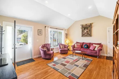 7 Elystan Circle Nashua NH 03064