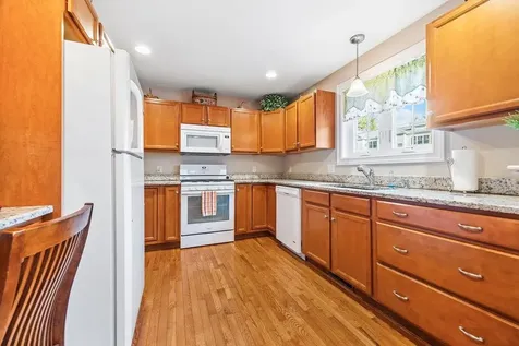 7 Elystan Circle Nashua NH 03064