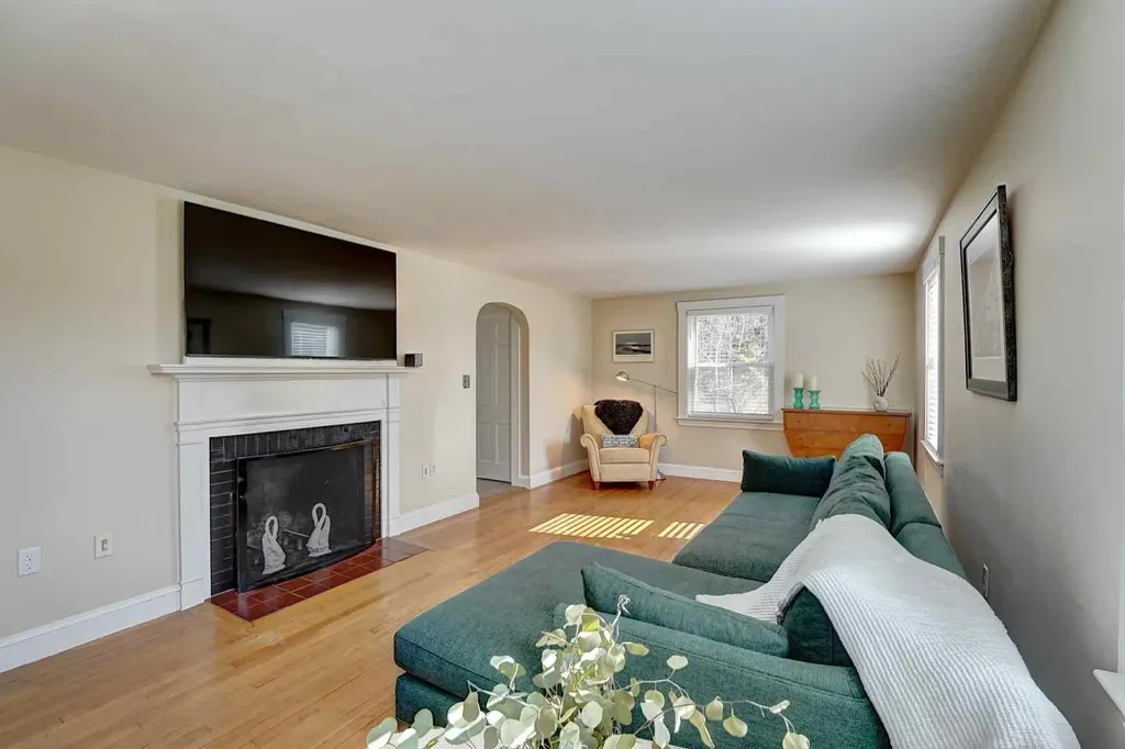 105 Wallis Road Rye NH 03870