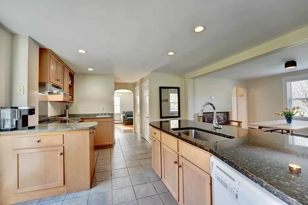 105 Wallis Road Rye NH 03870