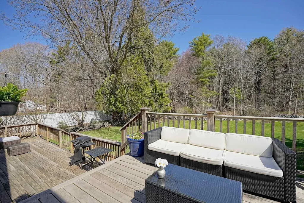 105 Wallis Road Rye NH 03870